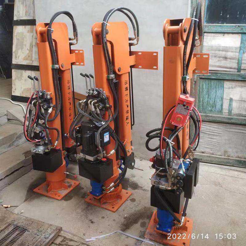 萨迦县重汽蓝牌随车吊 3.2吨 国六动力强 液压驱动 农用自卸起重机